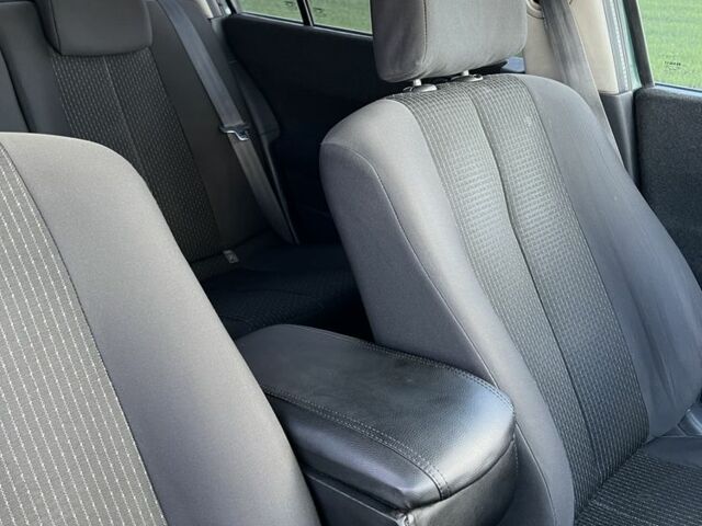 Зелений Рено Меган, об'ємом двигуна 1.4 л та пробігом 258 тис. км за 3800 $, фото 16 на Automoto.ua