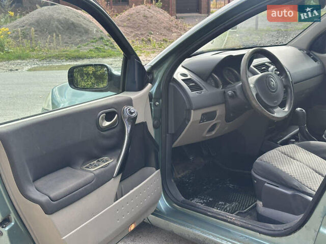 Зелений Рено Меган, об'ємом двигуна 1.4 л та пробігом 260 тис. км за 3500 $, фото 1 на Automoto.ua