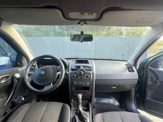 Зелений Рено Меган, об'ємом двигуна 1.4 л та пробігом 258 тис. км за 3800 $, фото 23 на Automoto.ua