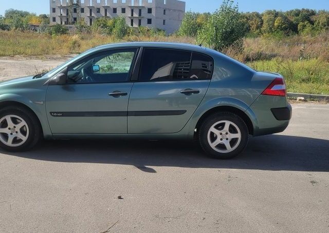 Зеленый Рено Меган, объемом двигателя 1.6 л и пробегом 190 тыс. км за 4200 $, фото 4 на Automoto.ua