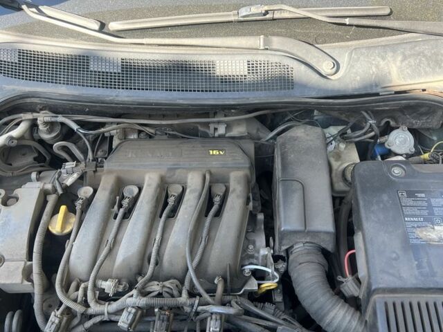 Зеленый Рено Меган, объемом двигателя 1.4 л и пробегом 310 тыс. км за 3700 $, фото 11 на Automoto.ua