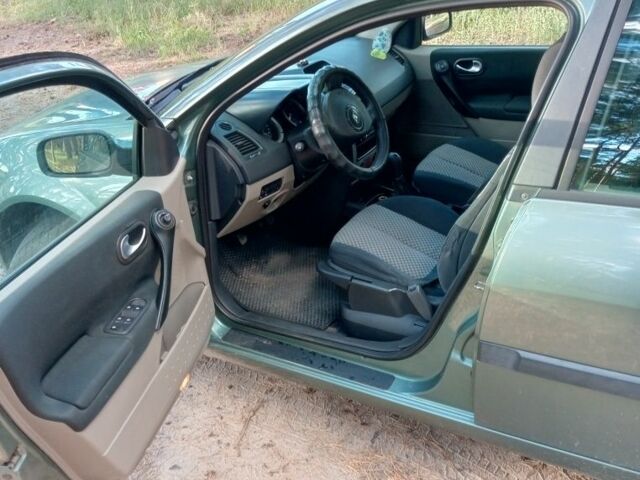 Зеленый Рено Меган, объемом двигателя 1.6 л и пробегом 239 тыс. км за 3800 $, фото 1 на Automoto.ua