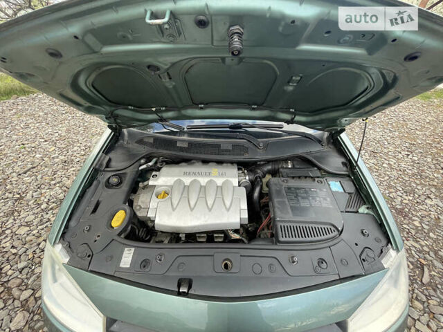 Зелений Рено Меган, об'ємом двигуна 1.6 л та пробігом 145 тис. км за 4200 $, фото 16 на Automoto.ua