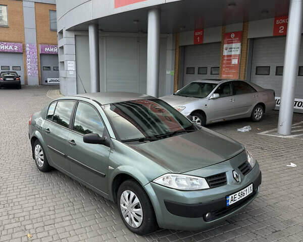 Рено Меган 2004 в Днепре (Днепропетровске) на Automoto.ua Зеленый Рено Меган, объемом двигателя 1.39 л и пробегом 373 тыс. км за 2650 $, фото 3 на Automoto.ua