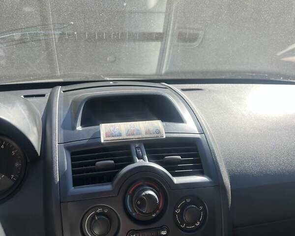 Зеленый Рено Меган, объемом двигателя 1.4 л и пробегом 310 тыс. км за 3700 $, фото 8 на Automoto.ua
