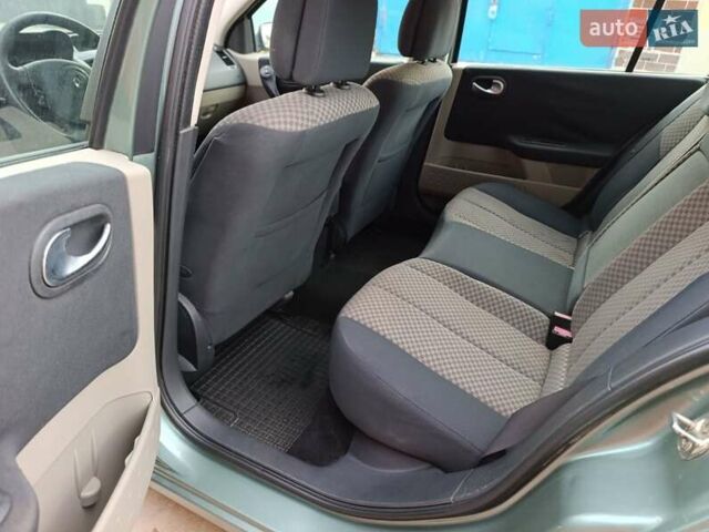 Зелений Рено Меган, об'ємом двигуна 1.39 л та пробігом 240 тис. км за 3700 $, фото 17 на Automoto.ua