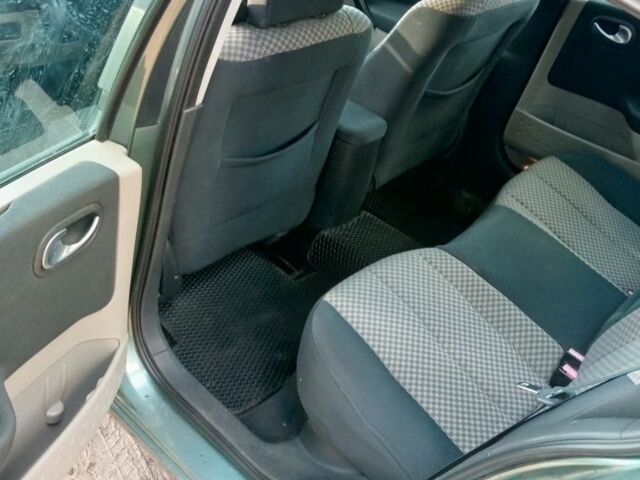 Зеленый Рено Меган, объемом двигателя 1.6 л и пробегом 239 тыс. км за 3800 $, фото 7 на Automoto.ua