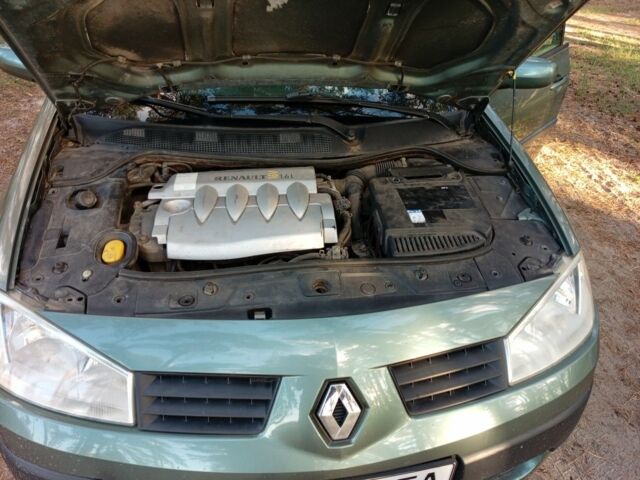 Зеленый Рено Меган, объемом двигателя 1.6 л и пробегом 239 тыс. км за 3800 $, фото 6 на Automoto.ua