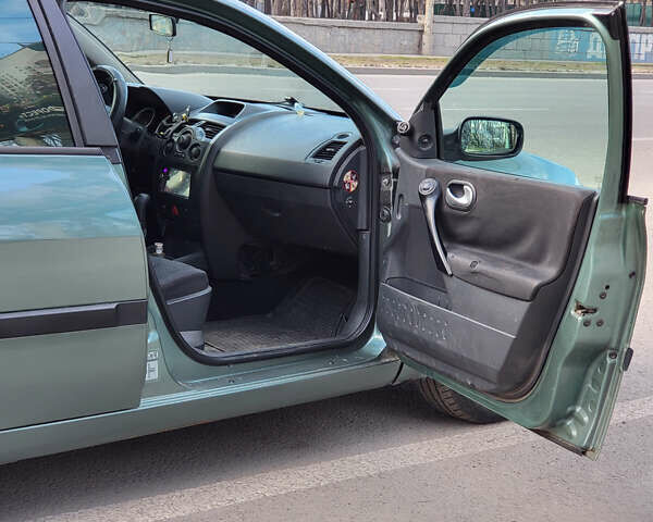 Зеленый Рено Меган, объемом двигателя 1.4 л и пробегом 354 тыс. км за 2900 $, фото 11 на Automoto.ua