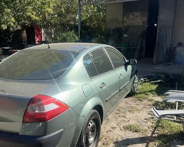 Зеленый Рено Меган, объемом двигателя 1.4 л и пробегом 310 тыс. км за 3700 $, фото 2 на Automoto.ua