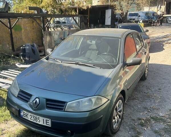 Зеленый Рено Меган, объемом двигателя 1.4 л и пробегом 310 тыс. км за 3700 $, фото 11 на Automoto.ua