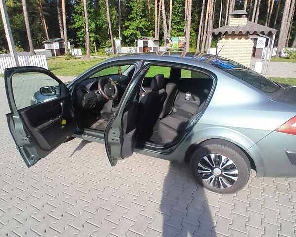 Зеленый Рено Меган, объемом двигателя 1.6 л и пробегом 281 тыс. км за 5200 $, фото 3 на Automoto.ua