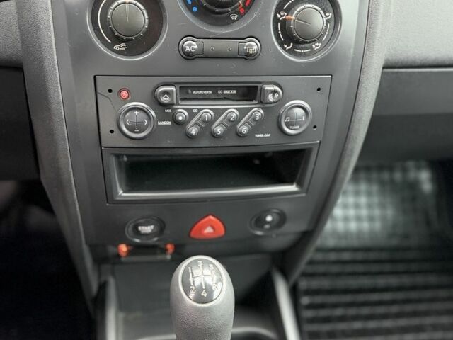 Зеленый Рено Меган, объемом двигателя 1.4 л и пробегом 210 тыс. км за 3650 $, фото 10 на Automoto.ua