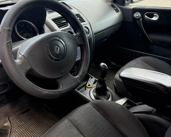 Рено Меган 2004 в Днепре (Днепропетровске) на Automoto.ua Зеленый Рено Меган, объемом двигателя 1.39 л и пробегом 373 тыс. км за 2650 $, фото 6 на Automoto.ua