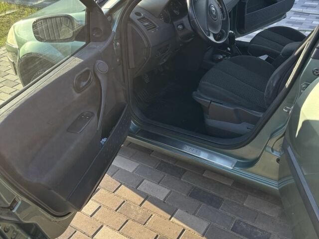 Зеленый Рено Меган, объемом двигателя 1.4 л и пробегом 350 тыс. км за 3700 $, фото 5 на Automoto.ua