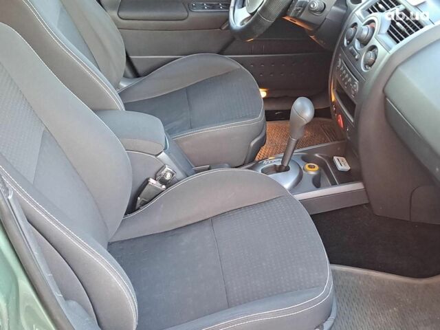 Зеленый Рено Меган, объемом двигателя 1.6 л и пробегом 230 тыс. км за 5740 $, фото 13 на Automoto.ua