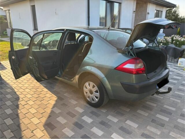 Зеленый Рено Меган, объемом двигателя 1.4 л и пробегом 350 тыс. км за 3700 $, фото 7 на Automoto.ua
