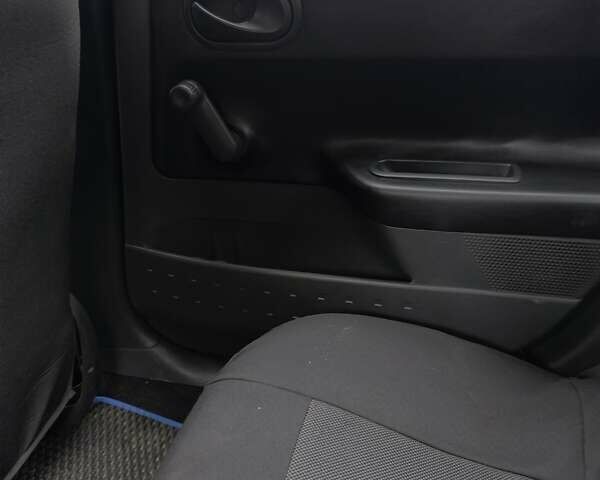 Зелений Рено Меган, об'ємом двигуна 1.39 л та пробігом 240 тис. км за 4250 $, фото 3 на Automoto.ua