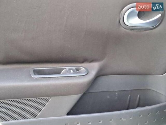 Зеленый Рено Меган, объемом двигателя 1.6 л и пробегом 230 тыс. км за 5740 $, фото 18 на Automoto.ua