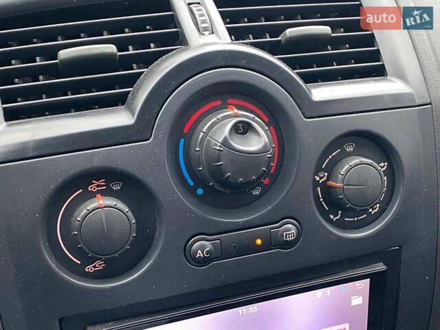 Зелений Рено Меган, об'ємом двигуна 1.39 л та пробігом 240 тис. км за 4790 $, фото 15 на Automoto.ua