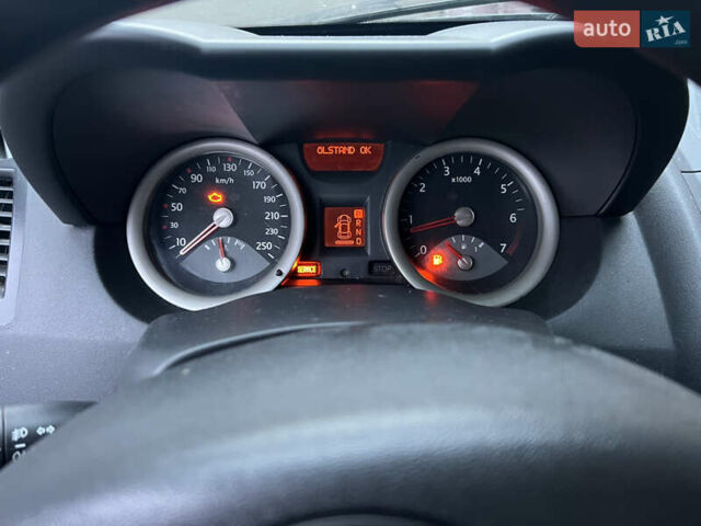 Зелений Рено Меган, об'ємом двигуна 1.6 л та пробігом 220 тис. км за 1350 $, фото 10 на Automoto.ua