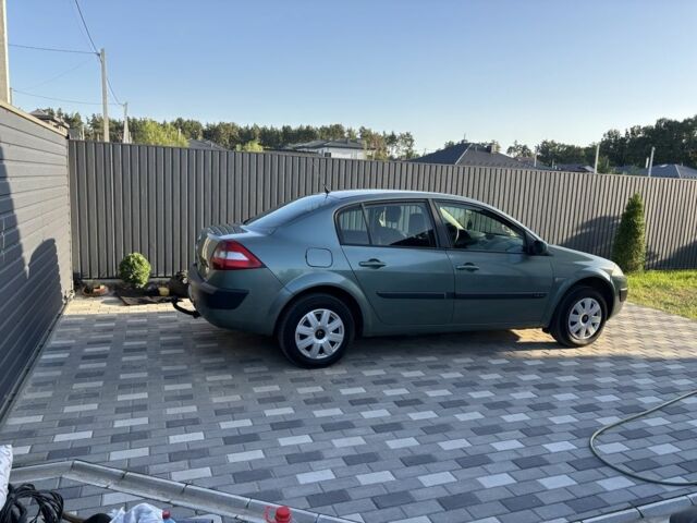 Зеленый Рено Меган, объемом двигателя 1.4 л и пробегом 350 тыс. км за 4000 $, фото 1 на Automoto.ua