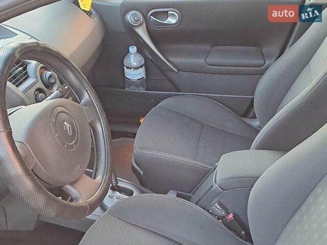 Зеленый Рено Меган, объемом двигателя 1.6 л и пробегом 230 тыс. км за 5740 $, фото 10 на Automoto.ua