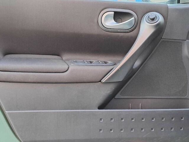 Зеленый Рено Меган, объемом двигателя 1.6 л и пробегом 230 тыс. км за 5740 $, фото 16 на Automoto.ua