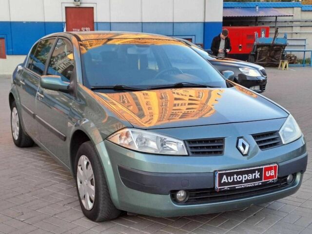 Зеленый Рено Меган, объемом двигателя 1.6 л и пробегом 230 тыс. км за 5740 $, фото 2 на Automoto.ua