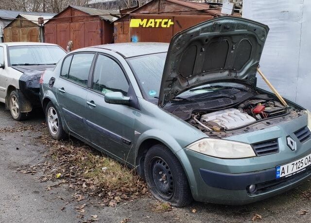 Зеленый Рено Меган, объемом двигателя 1.6 л и пробегом 250 тыс. км за 999 $, фото 11 на Automoto.ua