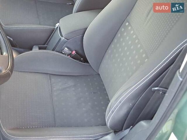 Зеленый Рено Меган, объемом двигателя 1.6 л и пробегом 230 тыс. км за 5740 $, фото 7 на Automoto.ua