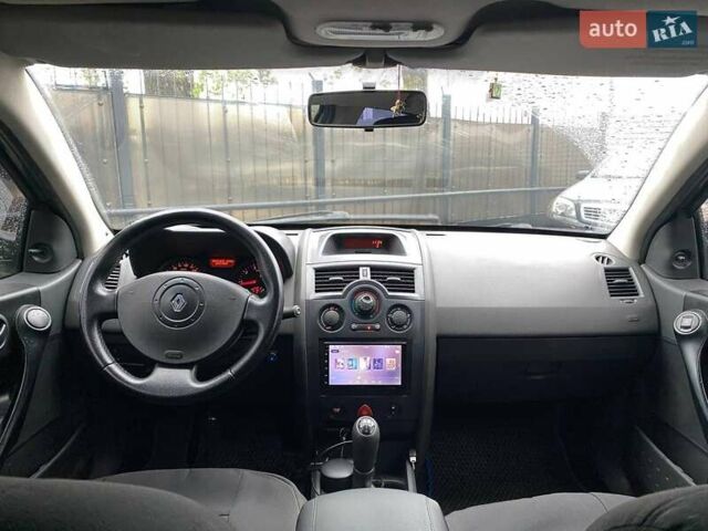 Зелений Рено Меган, об'ємом двигуна 1.39 л та пробігом 240 тис. км за 4790 $, фото 12 на Automoto.ua