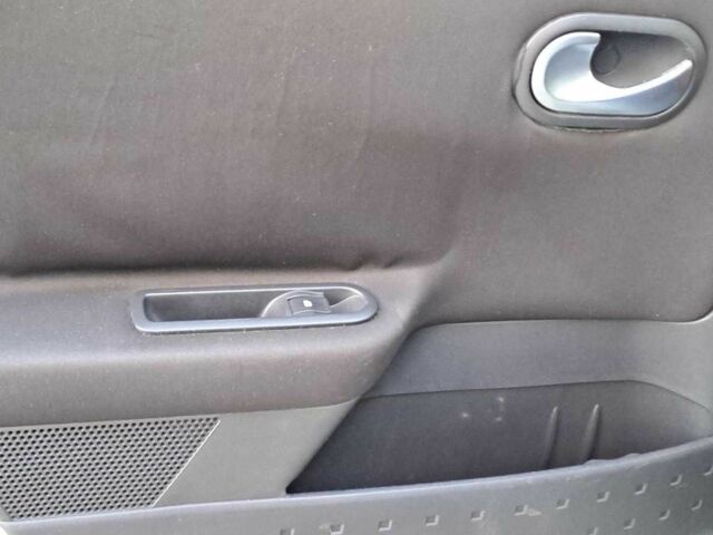 Зеленый Рено Меган, объемом двигателя 1.6 л и пробегом 230 тыс. км за 5740 $, фото 18 на Automoto.ua