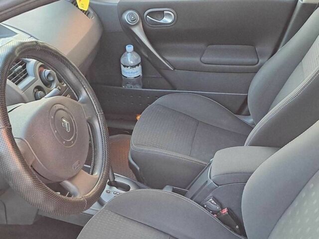 Зеленый Рено Меган, объемом двигателя 1.6 л и пробегом 230 тыс. км за 5740 $, фото 10 на Automoto.ua