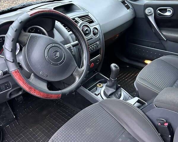 Зелений Рено Меган, об'ємом двигуна 1.6 л та пробігом 226 тис. км за 3800 $, фото 8 на Automoto.ua