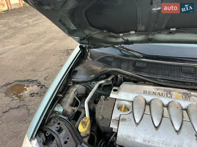 Зелений Рено Меган, об'ємом двигуна 1.6 л та пробігом 220 тис. км за 1350 $, фото 9 на Automoto.ua