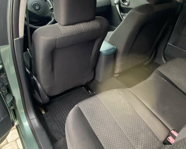 Зелений Рено Меган, об'ємом двигуна 1.6 л та пробігом 270 тис. км за 4500 $, фото 5 на Automoto.ua