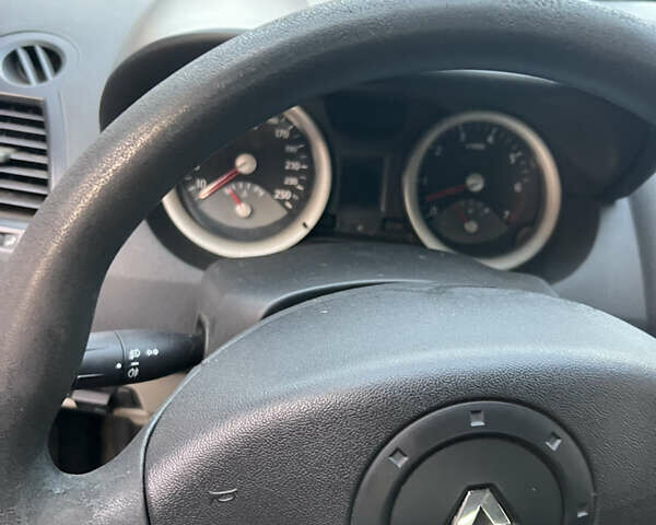 Зелений Рено Меган, об'ємом двигуна 1.6 л та пробігом 220 тис. км за 1350 $, фото 7 на Automoto.ua