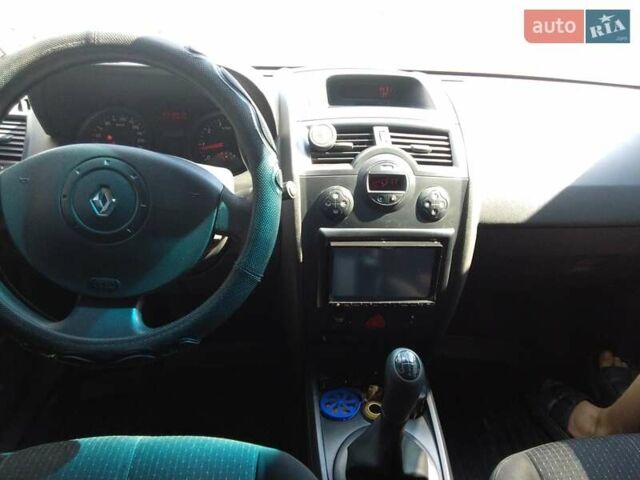 Зеленый Рено Меган, объемом двигателя 1.6 л и пробегом 272 тыс. км за 4600 $, фото 2 на Automoto.ua