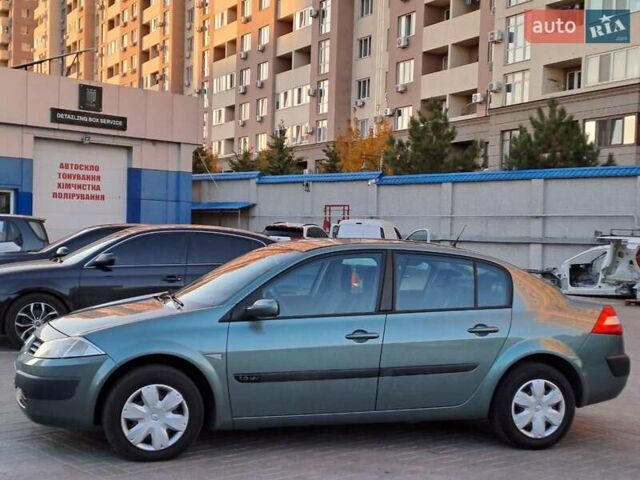 Зеленый Рено Меган, объемом двигателя 1.6 л и пробегом 230 тыс. км за 5740 $, фото 6 на Automoto.ua