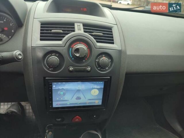 Зеленый Рено Меган, объемом двигателя 1.4 л и пробегом 178 тыс. км за 4000 $, фото 11 на Automoto.ua