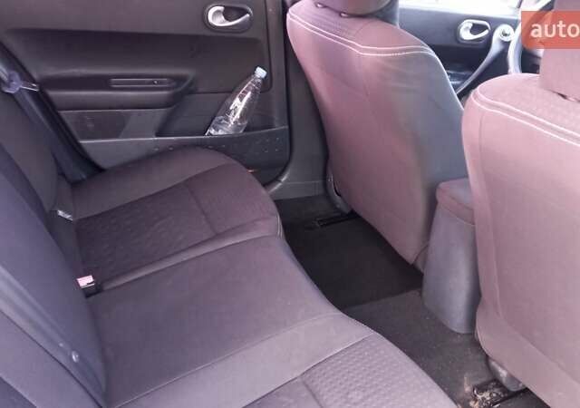 Зеленый Рено Меган, объемом двигателя 1.6 л и пробегом 271 тыс. км за 5300 $, фото 10 на Automoto.ua