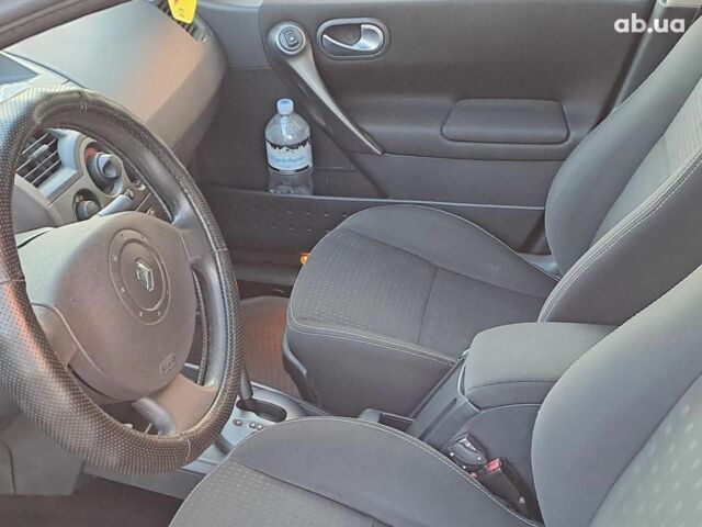 Зеленый Рено Меган, объемом двигателя 1.6 л и пробегом 230 тыс. км за 5740 $, фото 10 на Automoto.ua