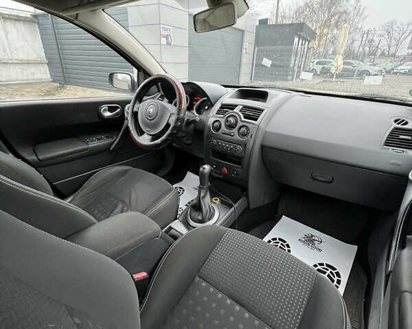 Зеленый Рено Меган, объемом двигателя 1.6 л и пробегом 226 тыс. км за 3700 $, фото 14 на Automoto.ua