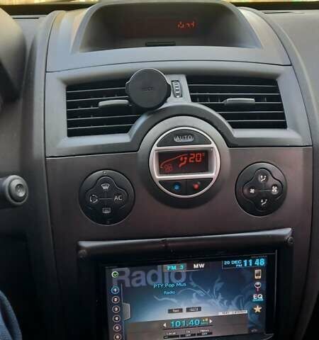 Зеленый Рено Меган, объемом двигателя 1.6 л и пробегом 271 тыс. км за 5300 $, фото 12 на Automoto.ua