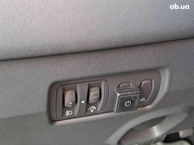 Зеленый Рено Меган, объемом двигателя 1.6 л и пробегом 230 тыс. км за 5740 $, фото 8 на Automoto.ua