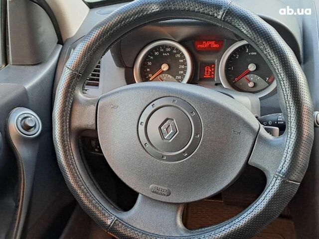 Зеленый Рено Меган, объемом двигателя 1.6 л и пробегом 230 тыс. км за 5740 $, фото 14 на Automoto.ua