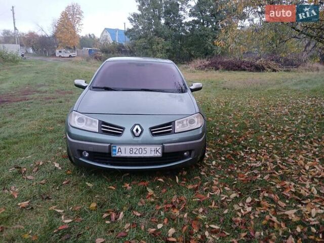 Зеленый Рено Меган, объемом двигателя 1.6 л и пробегом 301 тыс. км за 3600 $, фото 11 на Automoto.ua