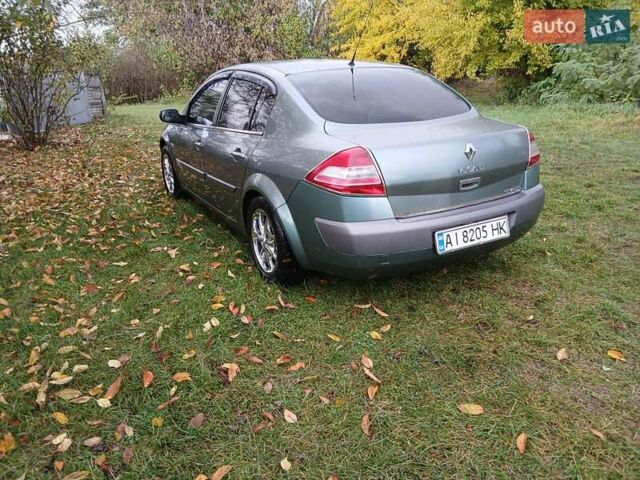 Зеленый Рено Меган, объемом двигателя 1.6 л и пробегом 301 тыс. км за 3600 $, фото 7 на Automoto.ua