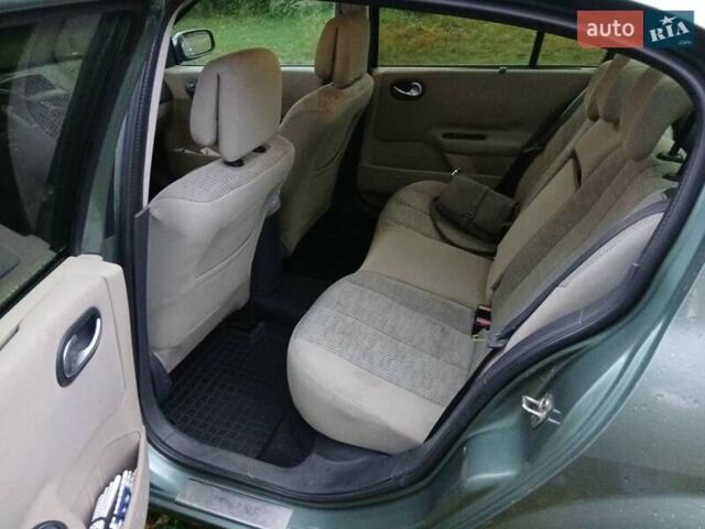 Зеленый Рено Меган, объемом двигателя 1.6 л и пробегом 301 тыс. км за 3600 $, фото 10 на Automoto.ua